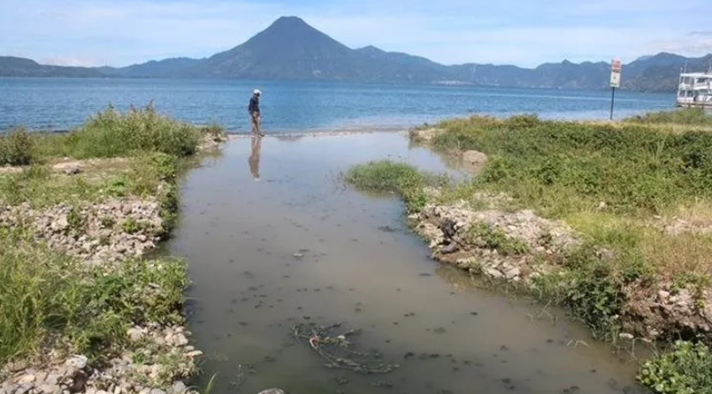 Fallas en plantas de tratamiento agravan la contaminación en el lago de Atitlán, señala el Marn