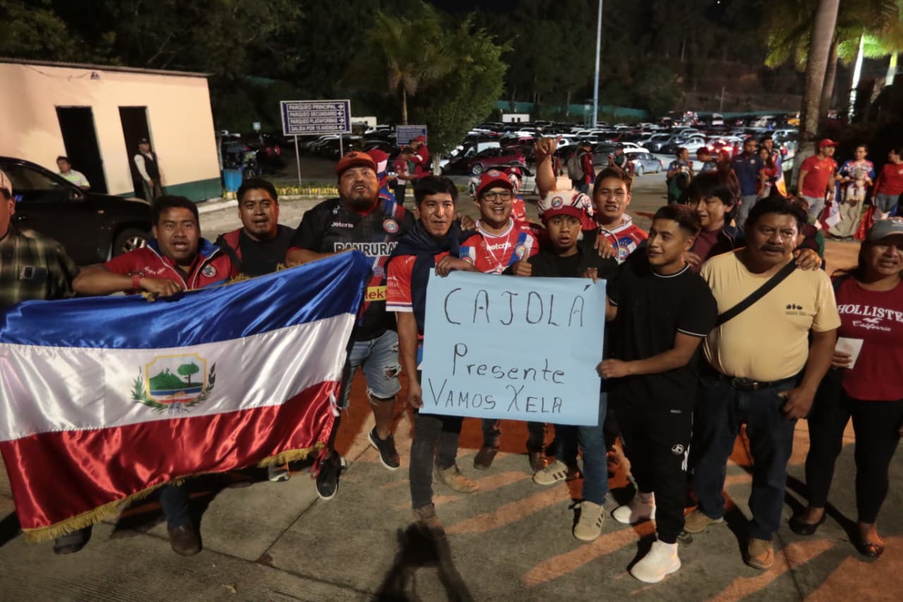 Afición del deportivo Xelajú Mc. (Foto Prensa Libre: Esbin García)