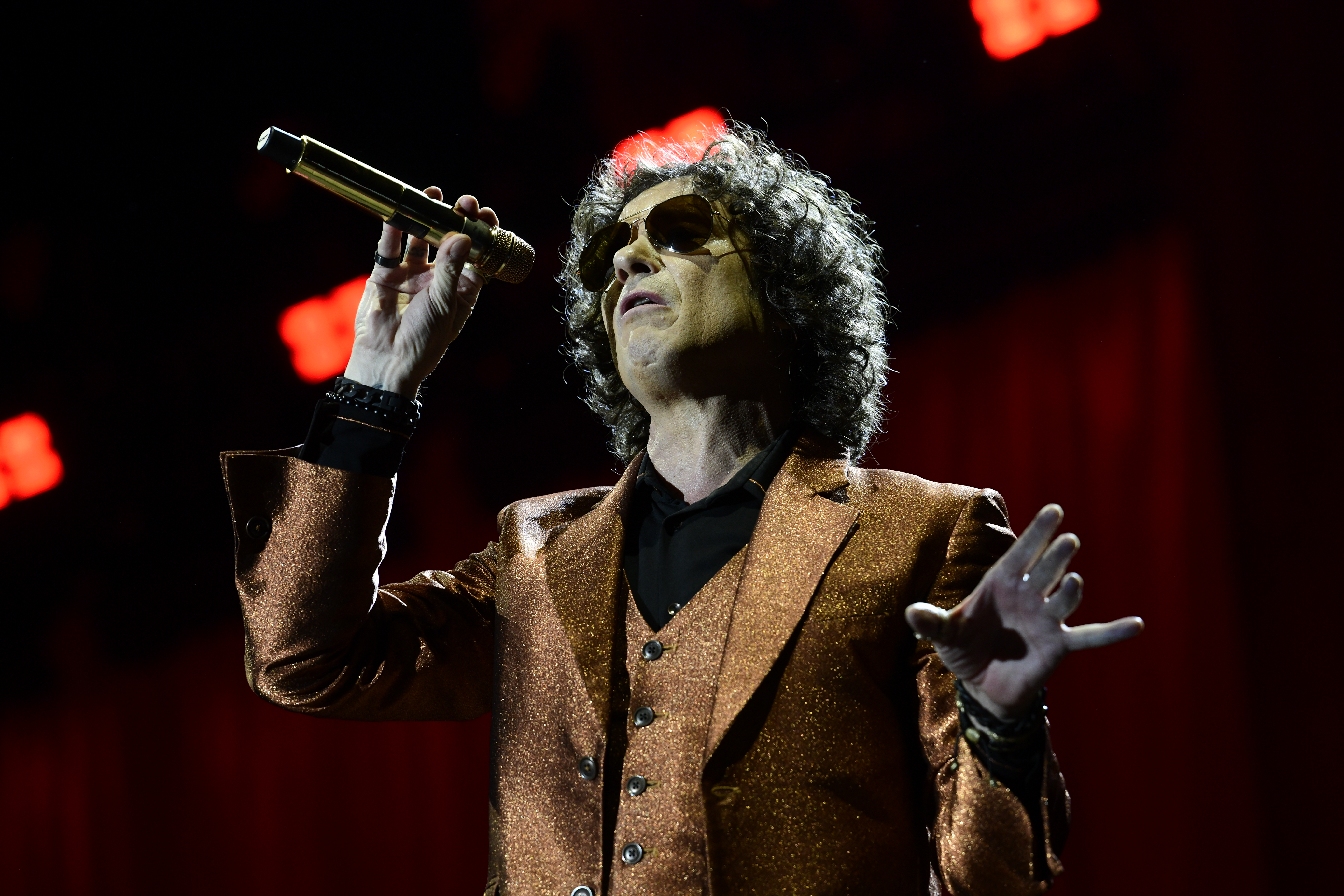 Confusión entre Bad Bunny y Bunbury lleva a fans a comprar boletos equivocados