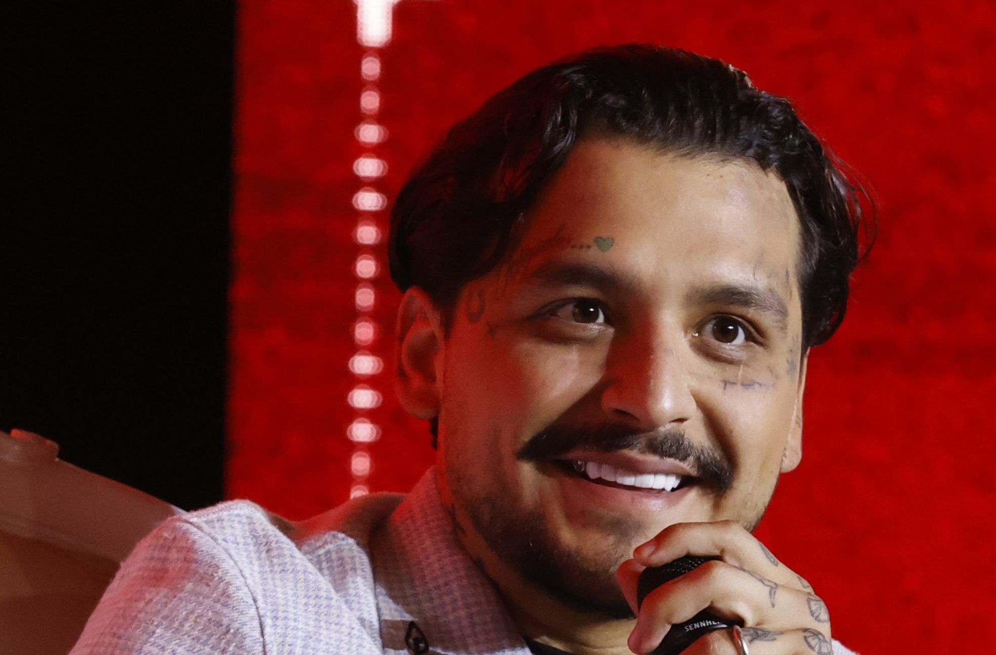  El cantante mexicano Christian Nodal habla en una rueda de prensa sobre su gira Pa'l Cora este viernes, en Bogotá (Colombia). EFE/ Mauricio Dueñas Castañeda