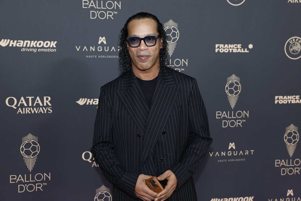 PARIS (France), 22/09/2025.- Ronaldinho Gaucho arrives for the Ballon d'Or 2025 ceremony at the Theatre du Chatelet in Paris, France, 22 September 2025. (Francia) EFE/EPA/Mohammed Badra