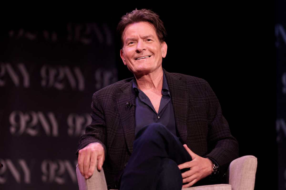 “No me ha dado ni un centavo”: la hija de Charlie Sheen rompe el silencio sobre su relación con el actor y desmiente vivir de su dinero