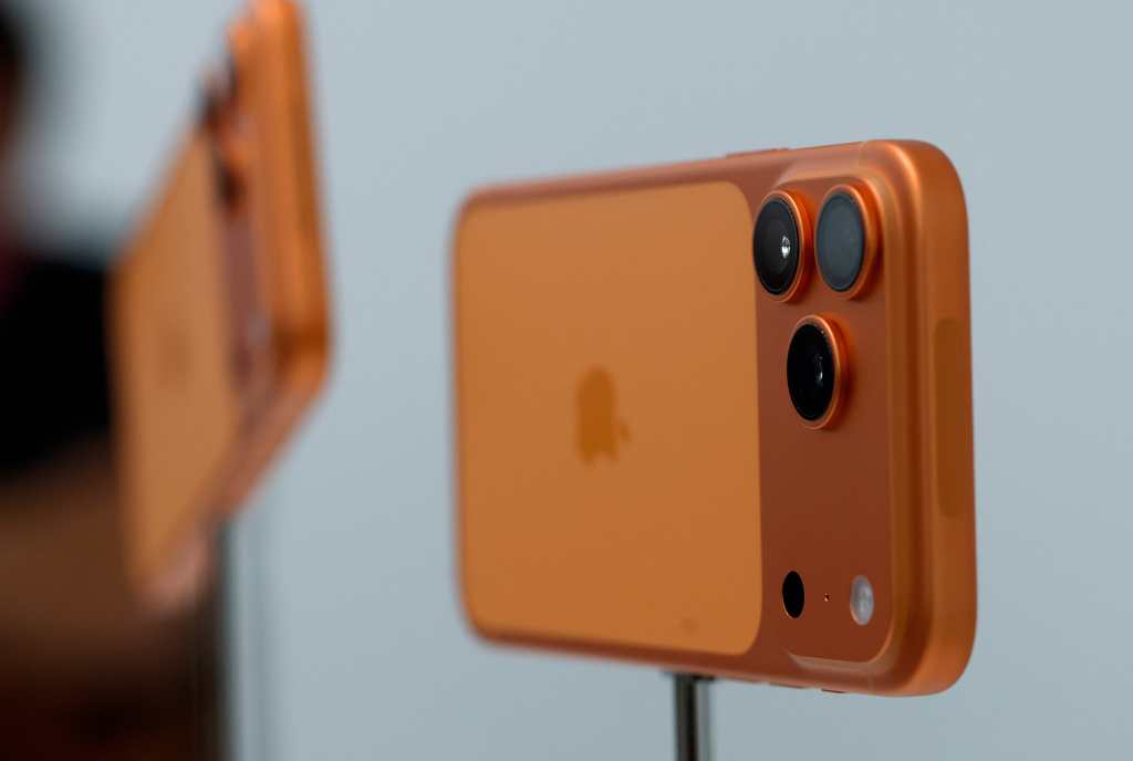 iPhone 17 naranja