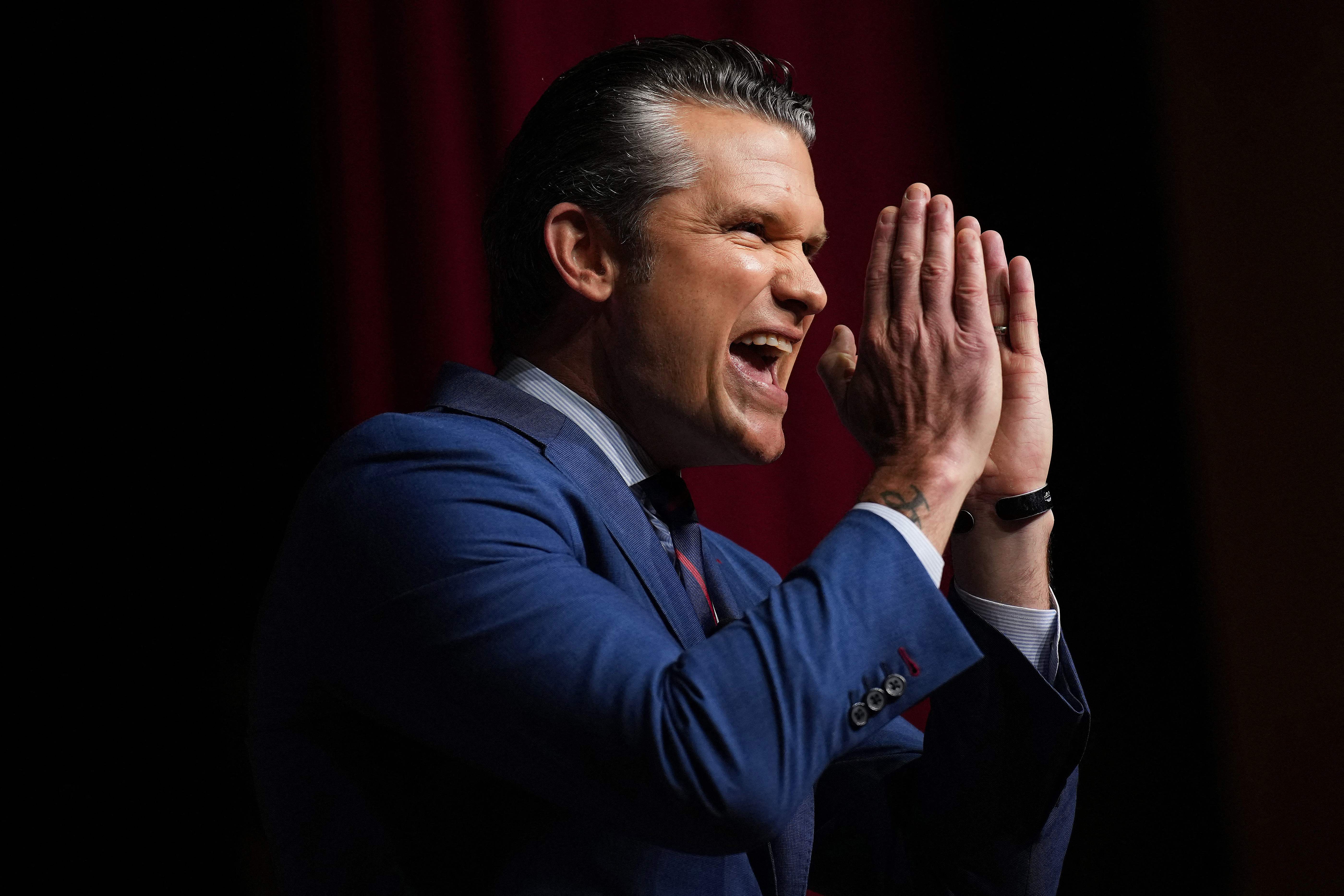 El presidente Trump y Pete Hegseth se dirigen a los altos mandos militares estadounidenses en Quantico