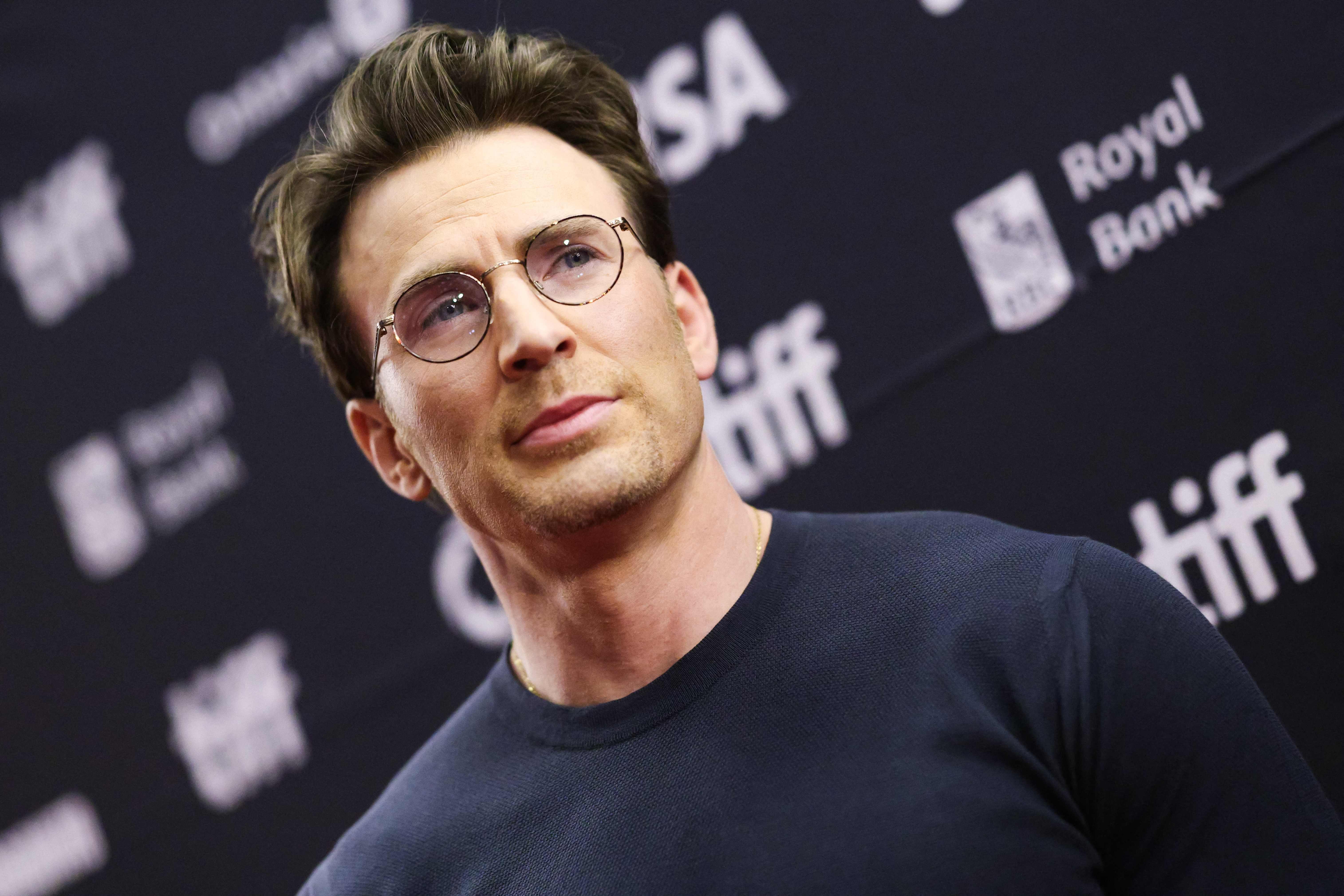 Chris Evans revela que quería volver como Capitán América, pero no como Marvel lo proponía