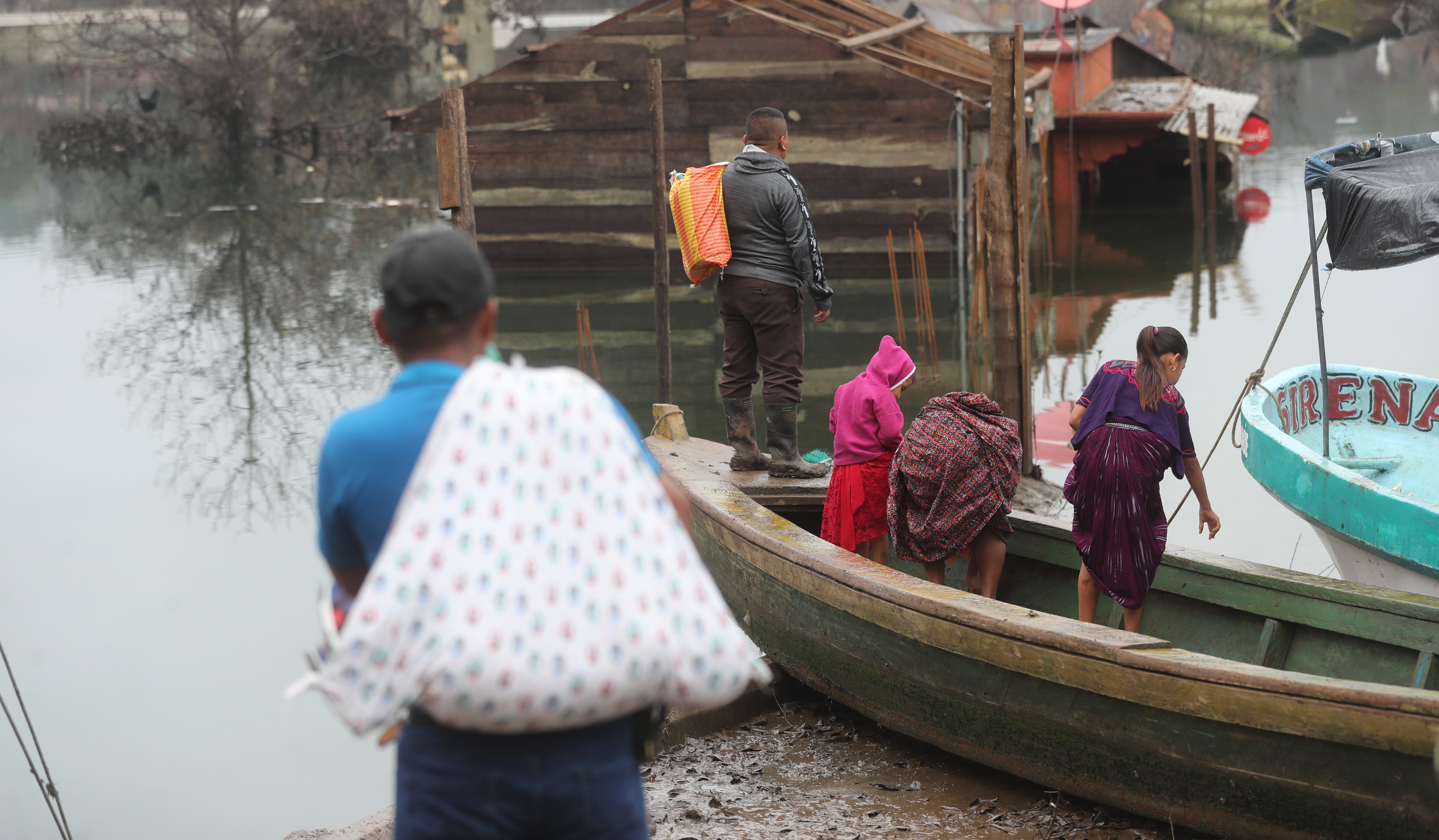 En 2020, unas 900 casas quedaron bajo el agua en Campur, San Pedro Carchá, Alta Verapaz, a causa de intensas lluvias. Esto obliga a las familias a desplazarse a otras comunidades. (Foto Prensa Libre: Érick Ávila).