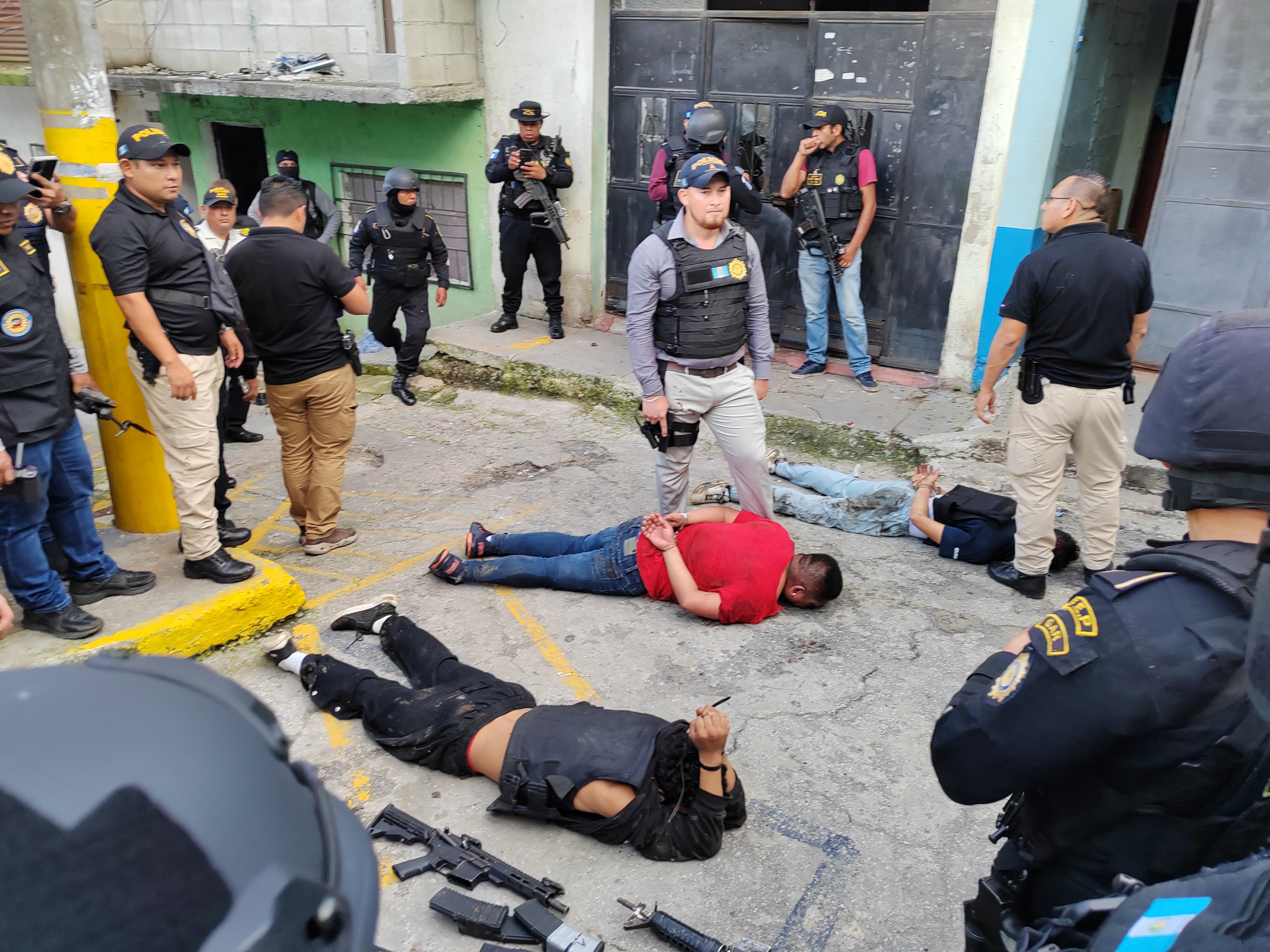 ENFRENTAMIENTO SICARIOS PNC ZONA 3'