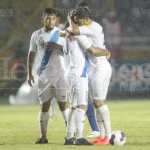 Carlos “el Pescadito” Ruiz se despide de la selección nacional el 6 de septiembre de 2016, anotando cinco goles contra San Vicente y las Granadinas, consolidándose como máximo goleador de las eliminatorias mundialistas con 39 tantos. Guatemala gano el partido 9-3. (Foto Prensa Libre: Hemeroteca PL)