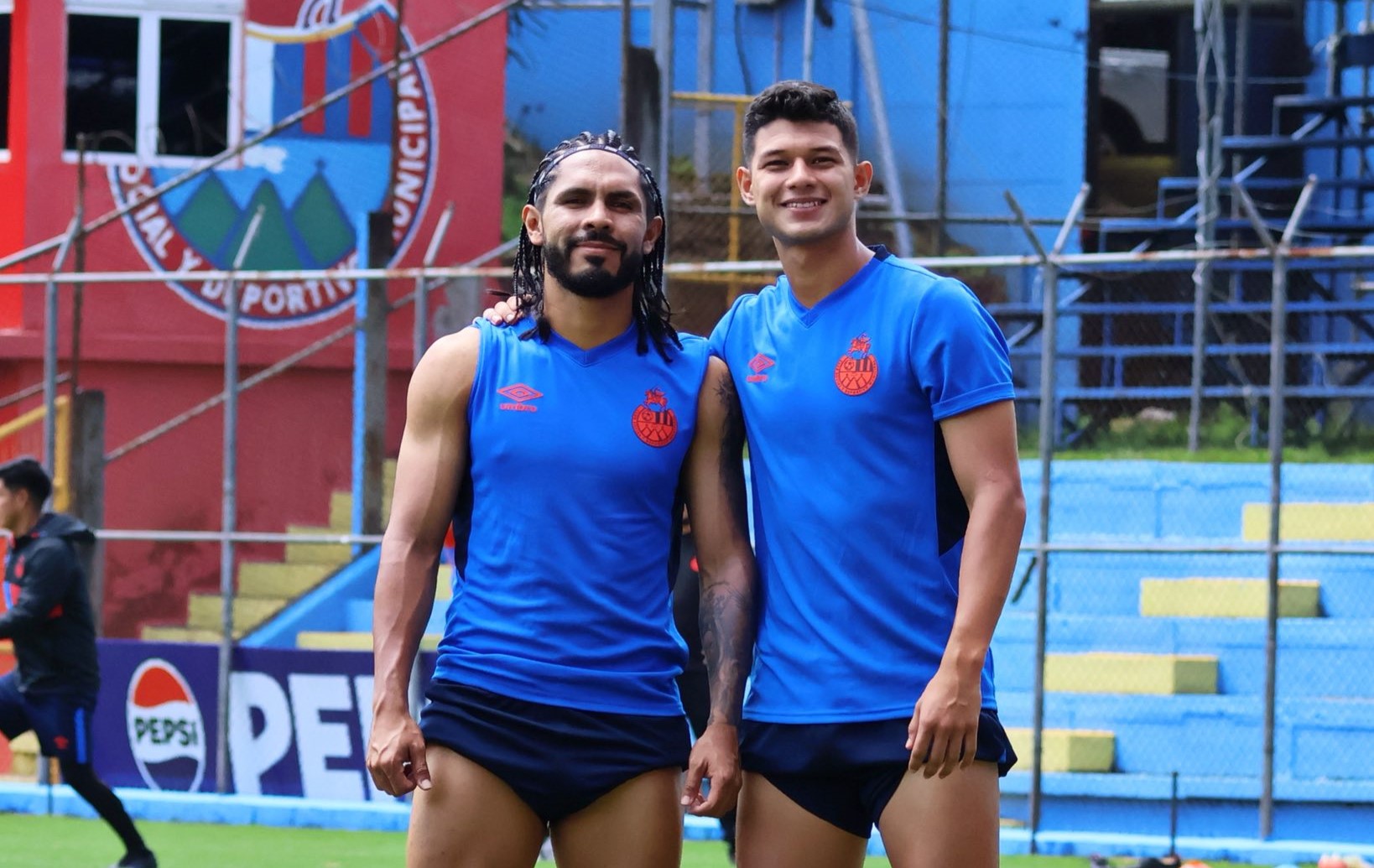 Jugadores de Municipal, José Morales y Jonathan Franco