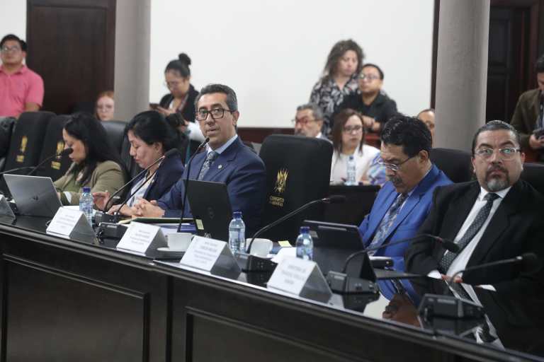 Cacif y CIG se pronuncian tras suspensión del presupuesto 2
