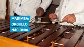 La marimba, declarada símbolo patrio en 1999, es mucho más que un instrumento musical: representa la identidad y el orgullo de los guatemaltecos. Su historia se remonta a siglos atrás, cuando confluyeron influencias africanas, europeas y mesoamericanas que dieron vida a un instrumento que hoy es sinónimo de cultura y tradición nacional.