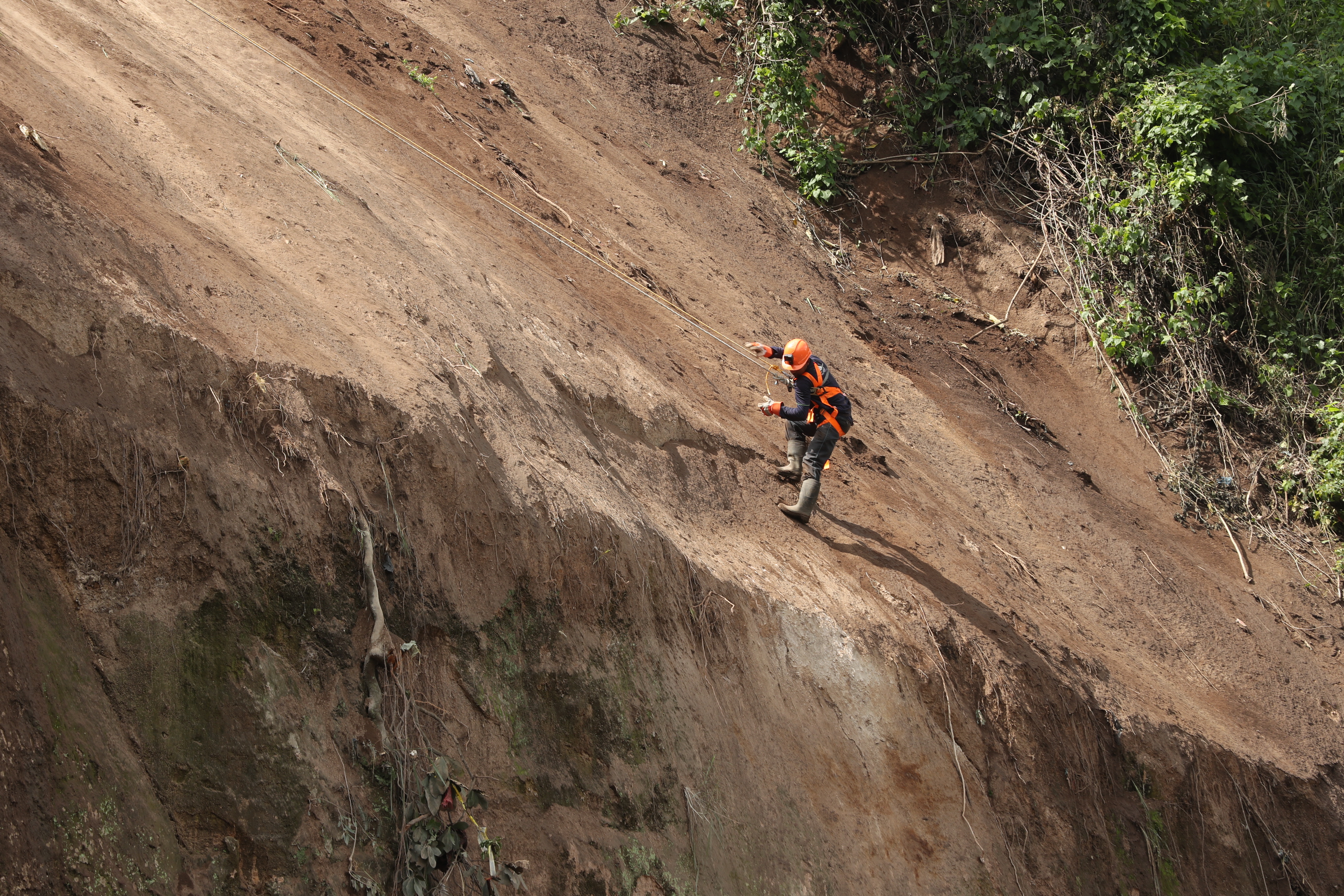DESLIZAMIENTO AVENIDA HINCAPIE BOCA DEL MONTE'
