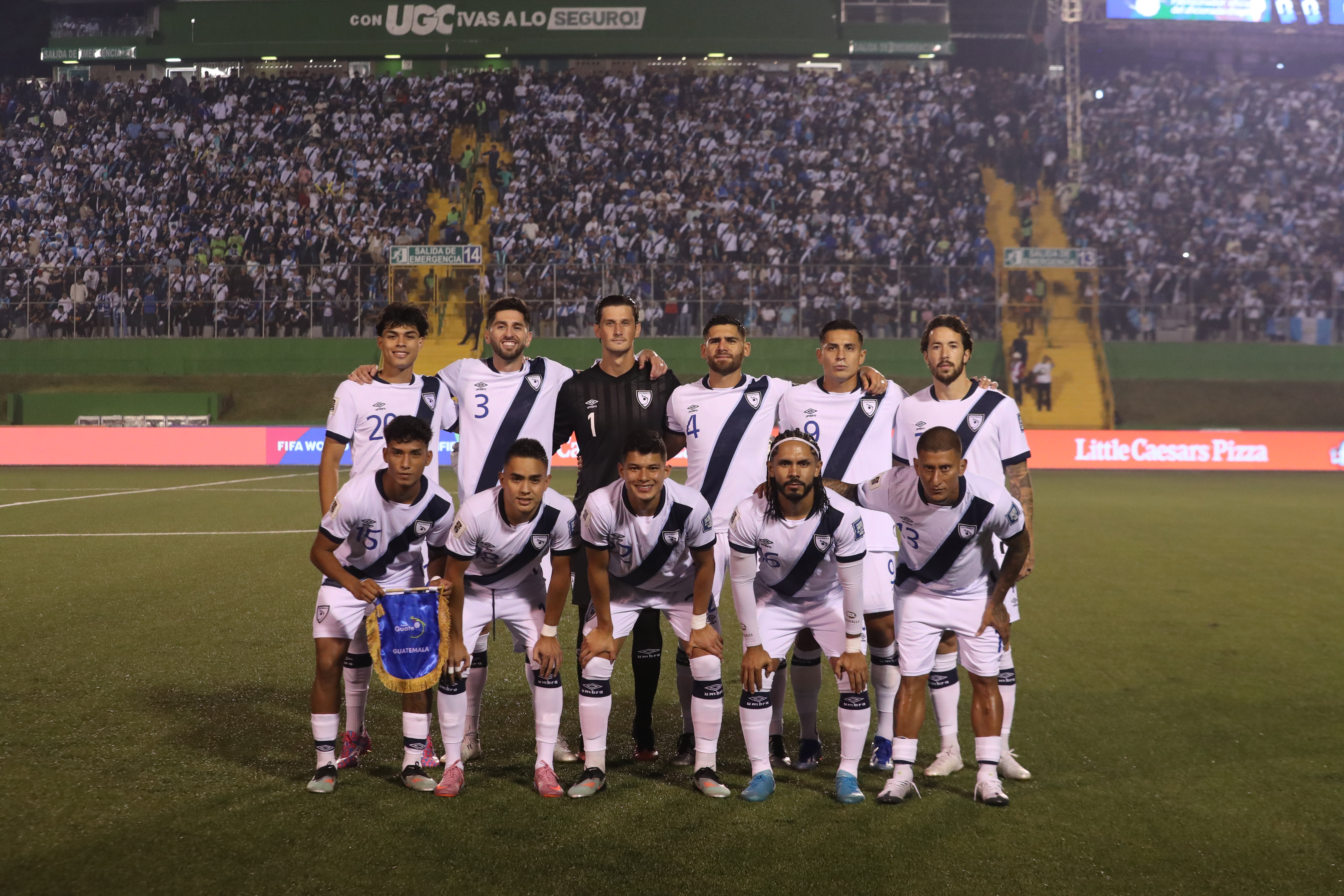 La Seleccin de Guatemala fall en casa en su estreno en la ltima ronda de las eliminatorias rumbo a la Copa del Mundo del 2026. El equipo dirigido por Luis Fernando Tena nunca logr asentarse en el estadio Cementos Progreso ( en la imagen Seleccion de Guatemala).

Fotografa Prensa Libre: Erick Avila.  04/09/2025