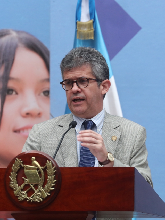 JOAQUIN BERNOYA MINISTRO DE SALUD CONFERENCIA DE PRENSA LA RONDA PRESUPUESTO 2026