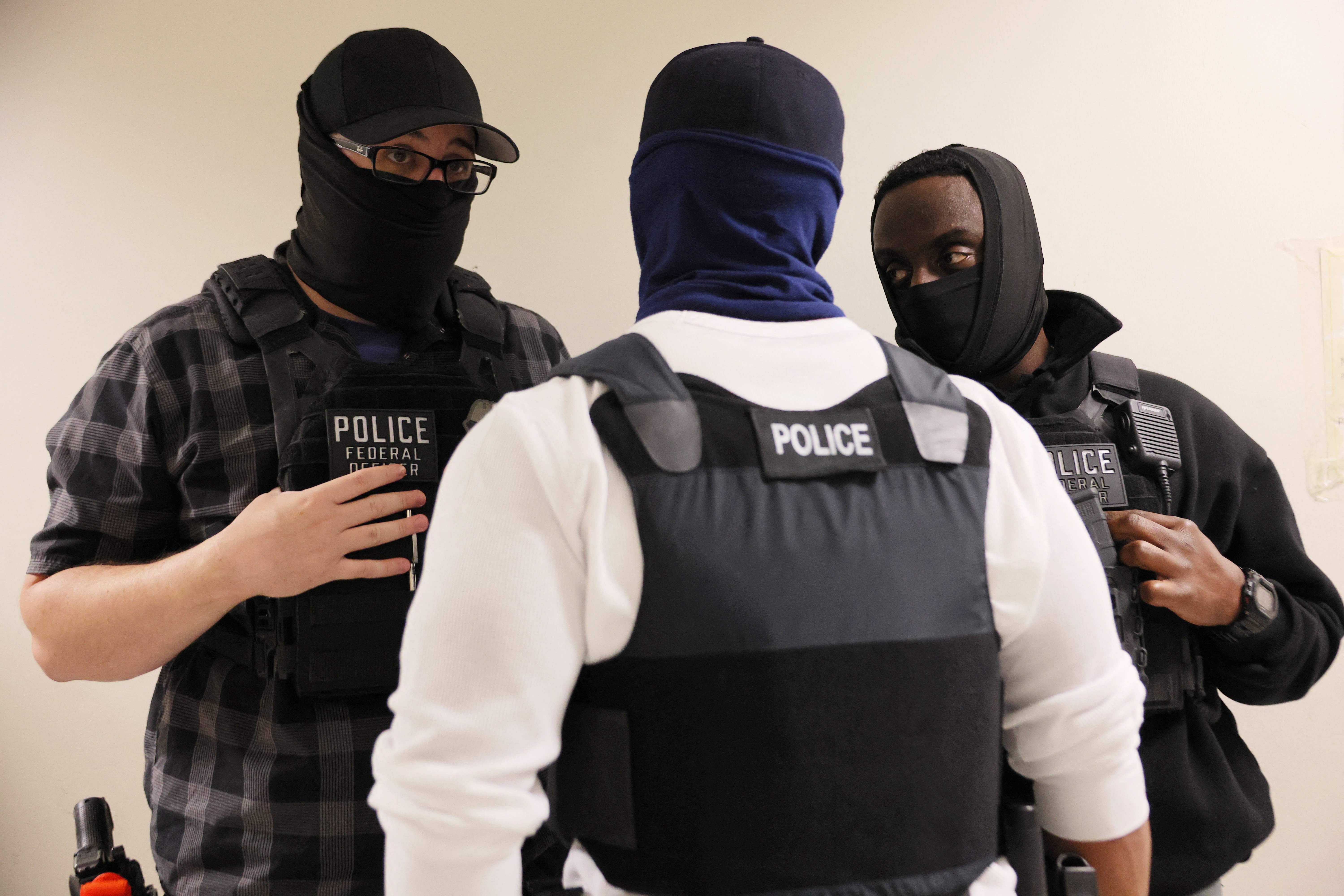 Autoridades migratorias