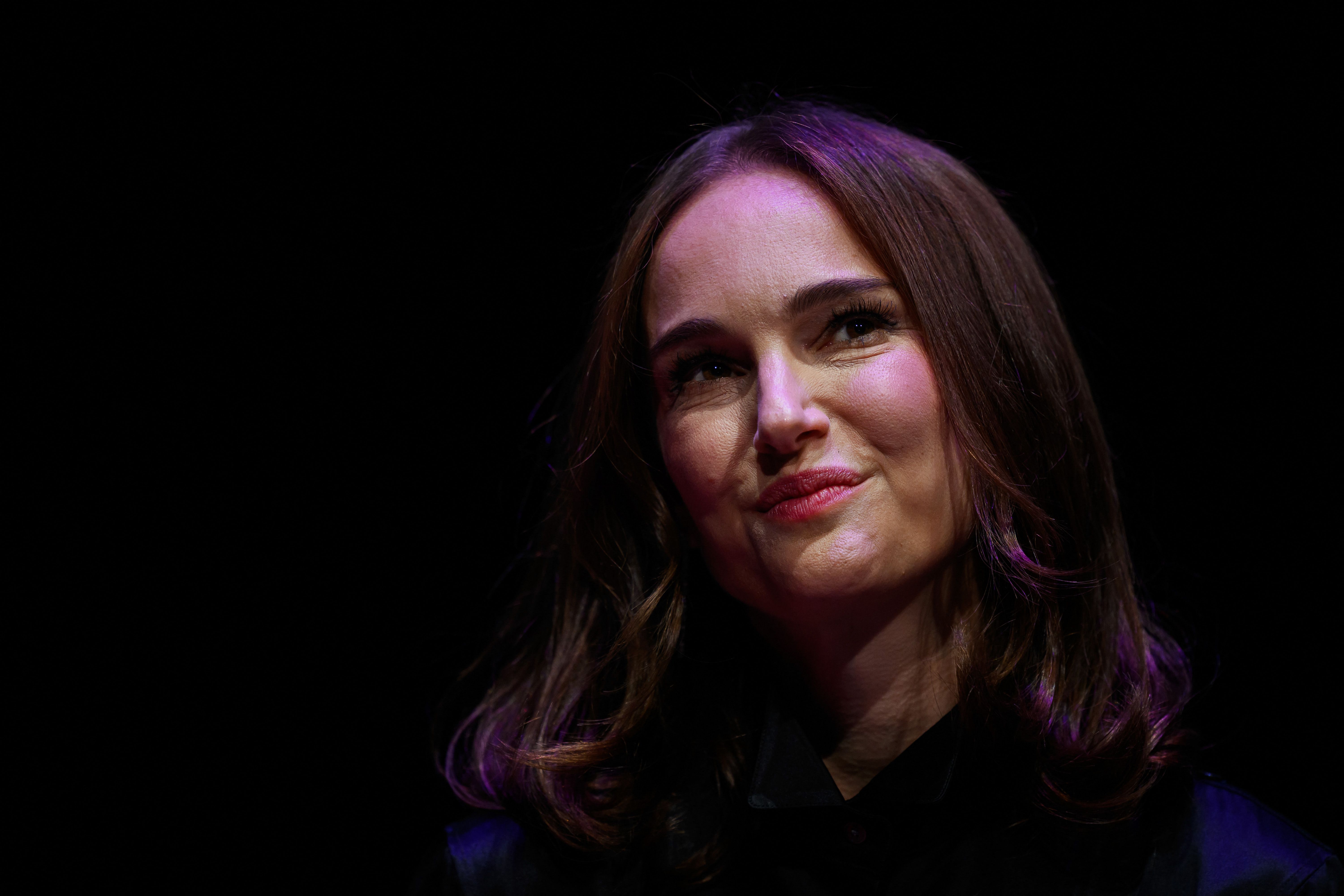Natalie Portman anuncia embarazo a los 44 años y lo llama “un milagro”
