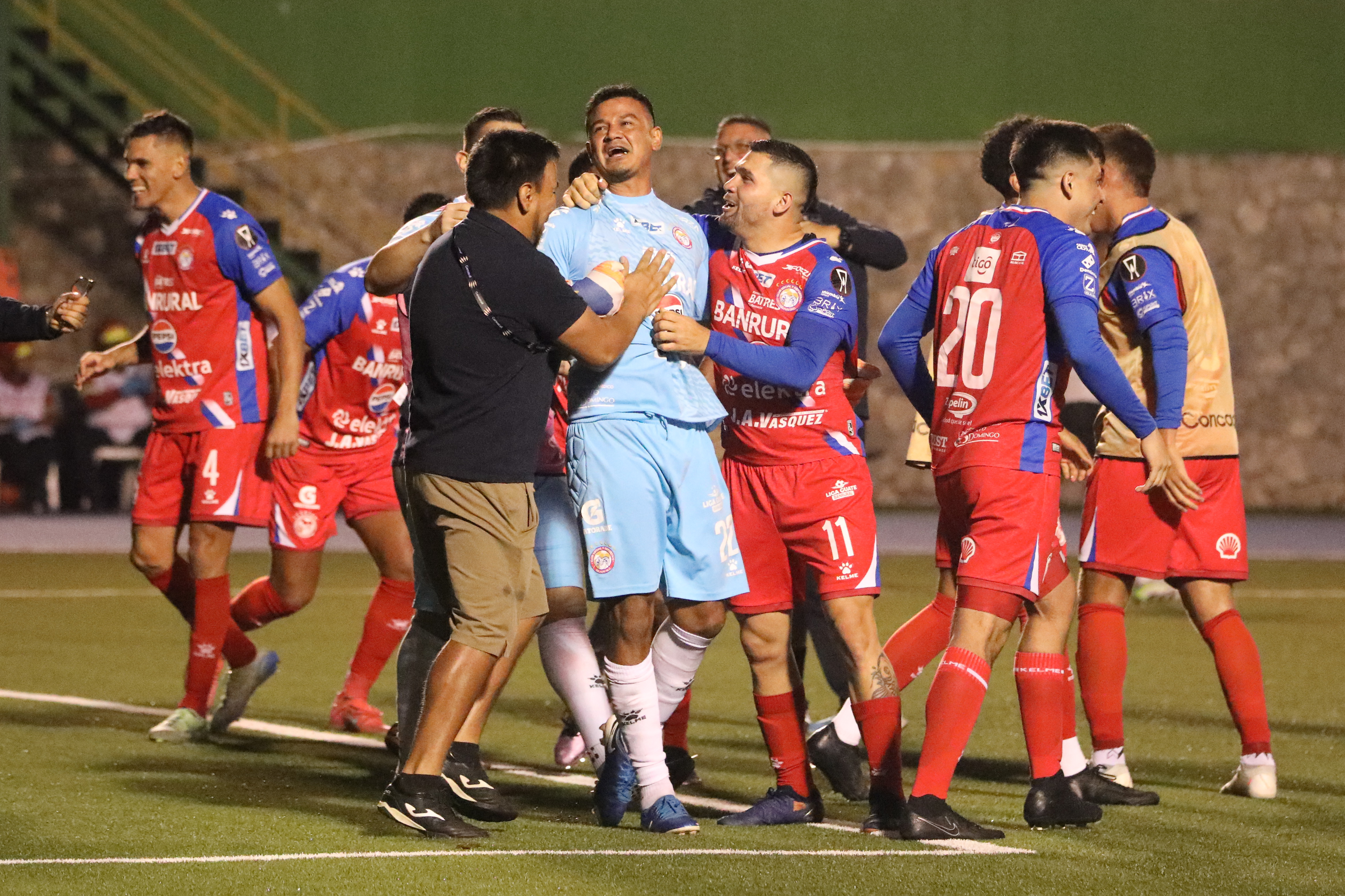 Nery Lobos se confiesa: el héroe de Xelajú MC en los penaltis contra Real España habla del momento decisivo