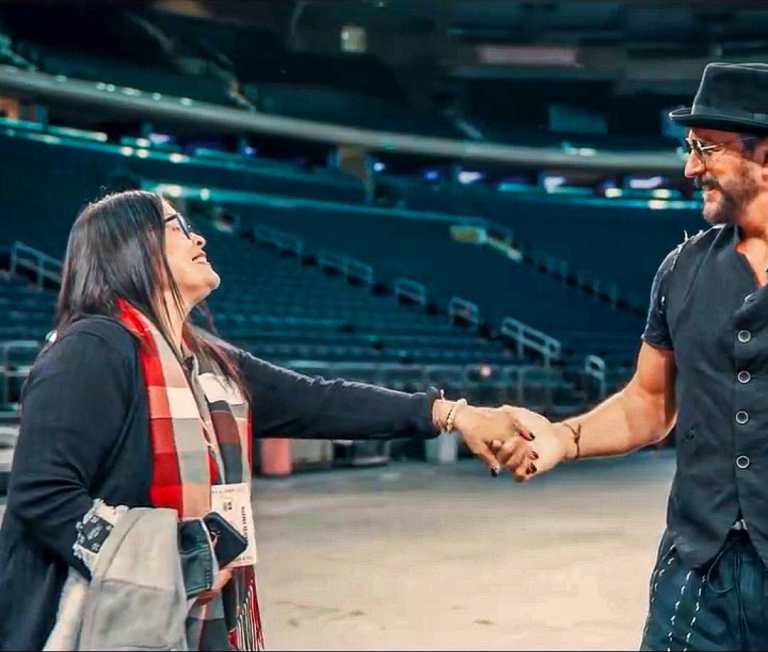 Ivette Vázquez, la fan que Arjona reconoce en sus conciertos y tiene un pase con el que quiere llegar a 3