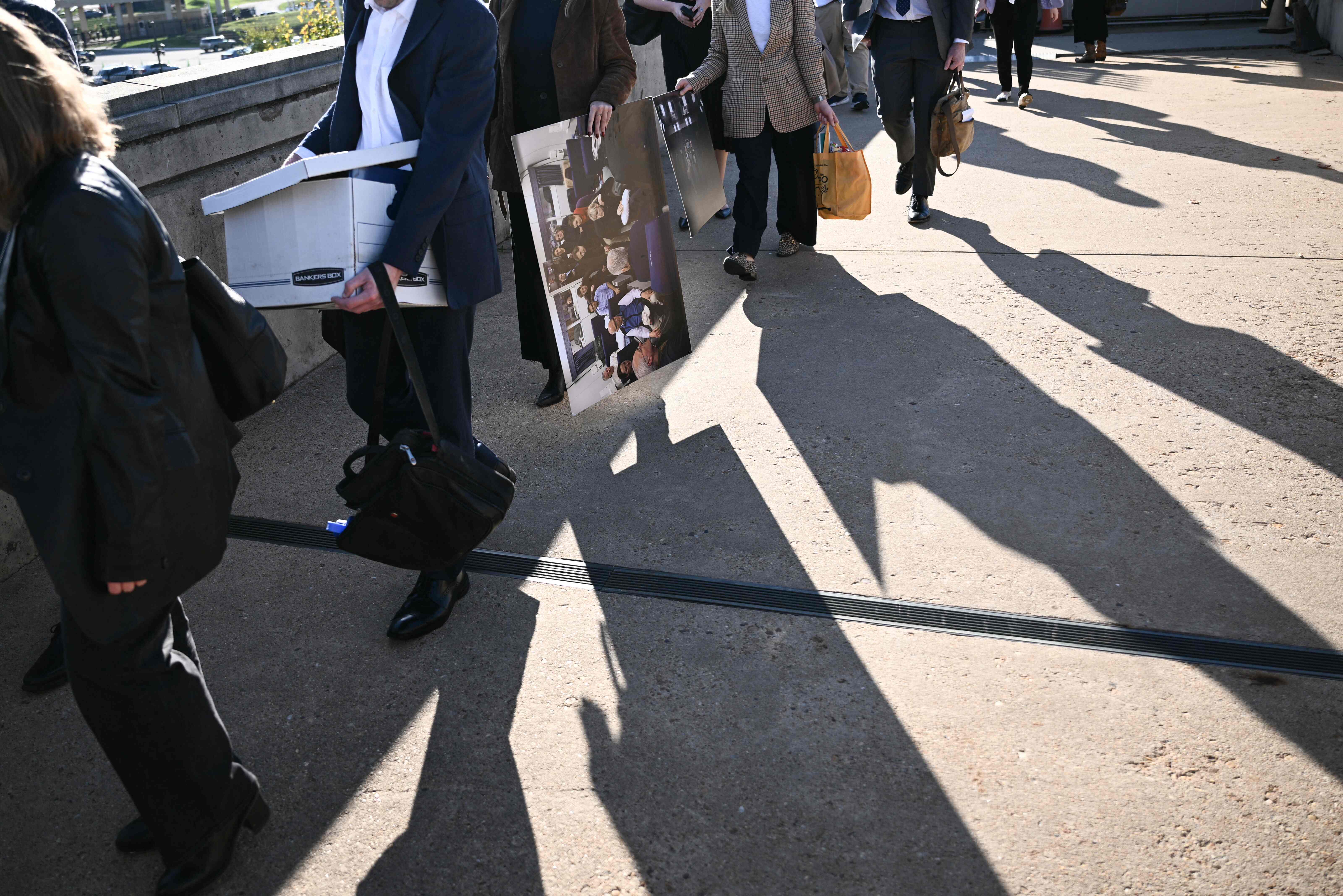 MEDIOS DE COMUNICACION SE RETIRAN DE EL PENTAGONO'