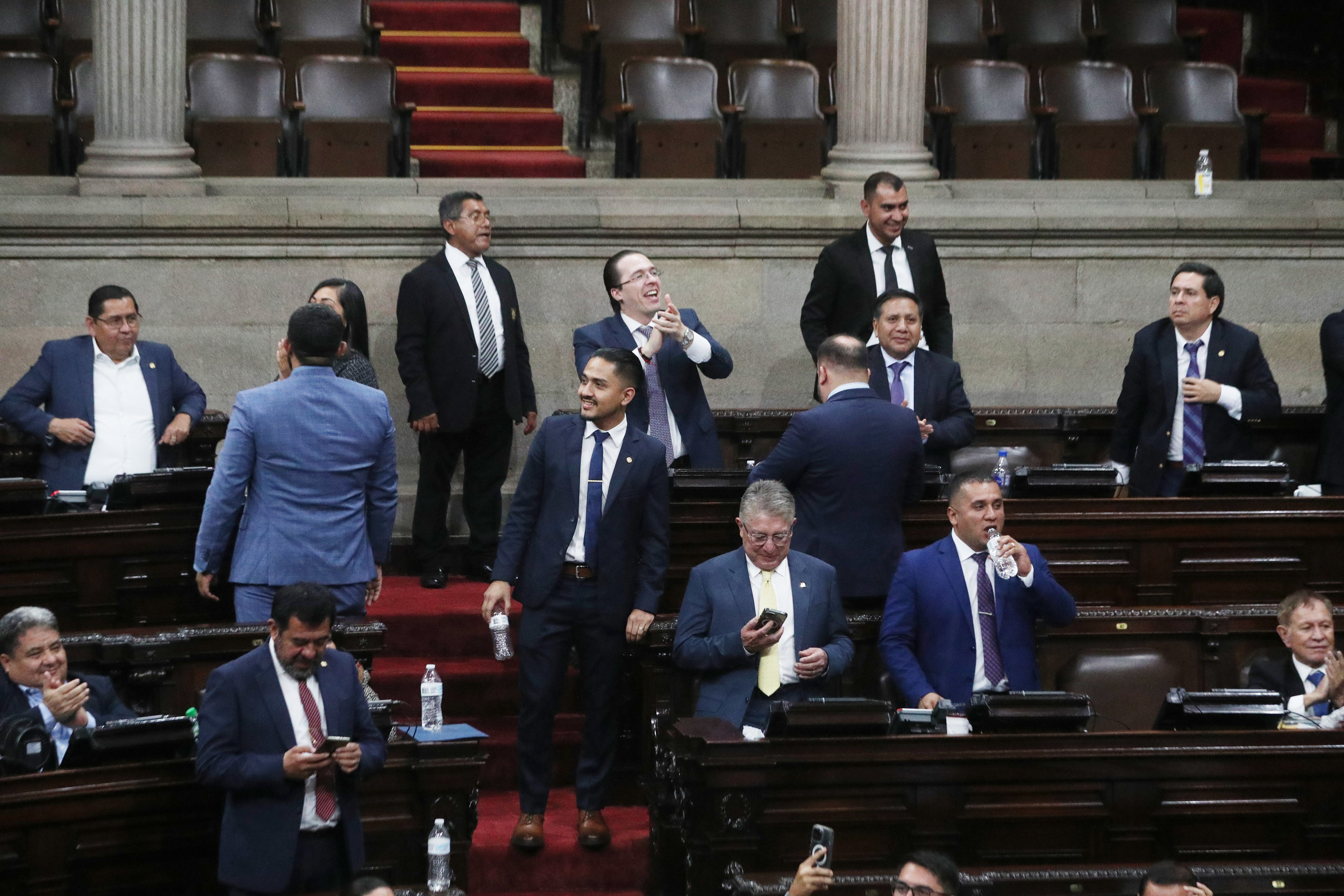 CELEBRACIÓN DE DIPUTADOS CON LA VICTORIA DE LA SELECCIÓN NACIONAL VS EL SALVADOR'