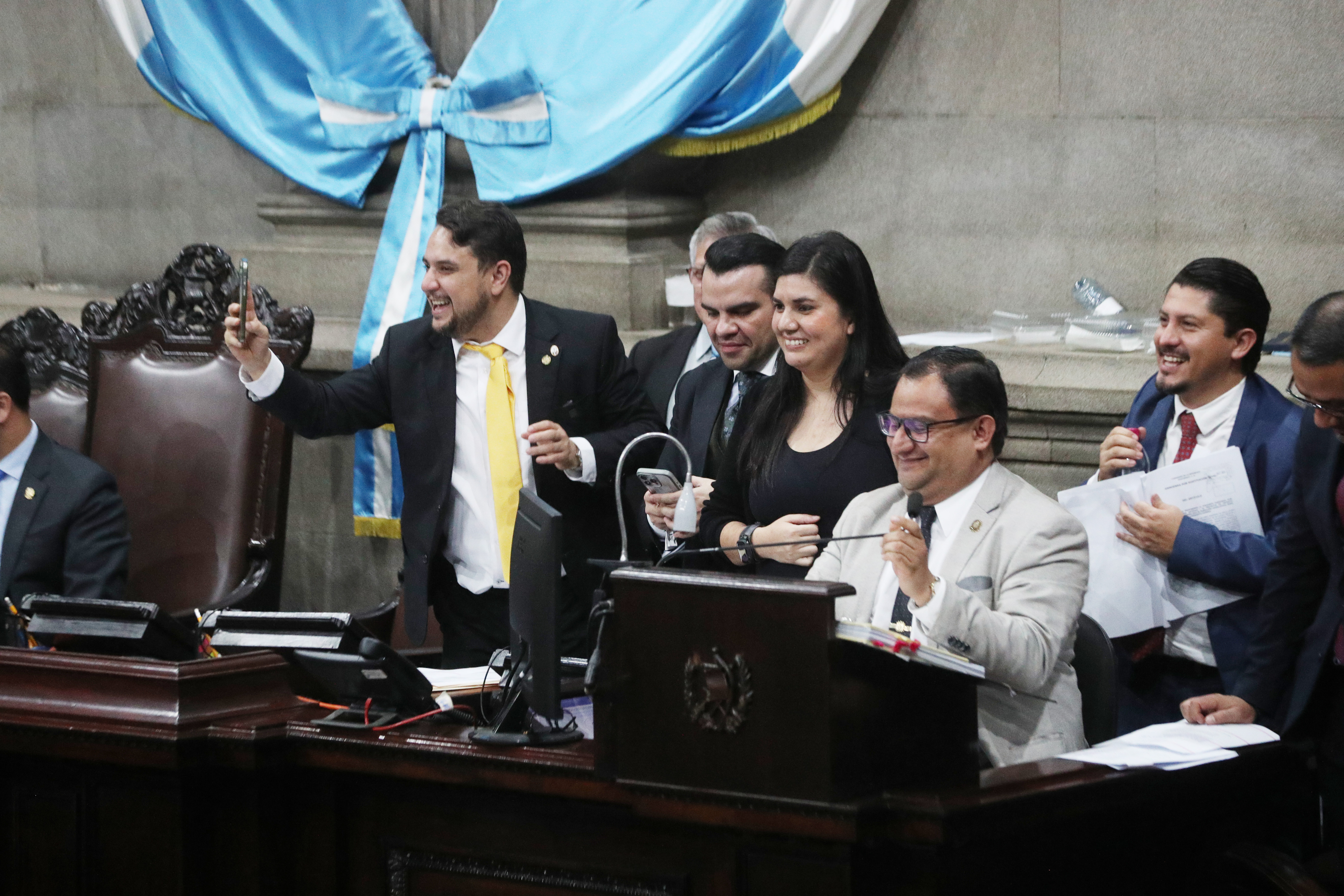CELEBRACIÓN DE DIPUTADOS CON LA VICTORIA DE LA SELECCIÓN NACIONAL VS EL SALVADOR'