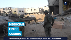Israel y Hamás retomaron negociaciones en Egipto con el objetivo de poner fin a casi dos años de guerra en Gaza. Las conversaciones se desarrollan bajo mediación internacional y la presión del presidente estadounidense, Donald Trump. Ambas partes respondieron positivamente a la propuesta de un cese al fuego temporal, que incluye la liberación de rehenes israelíes a cambio de prisioneros palestinos. La comunidad internacional observa con cautela el proceso, que podría marcar un punto de inflexión en uno de los conflictos más prolongados y devastadores del Medio Oriente.