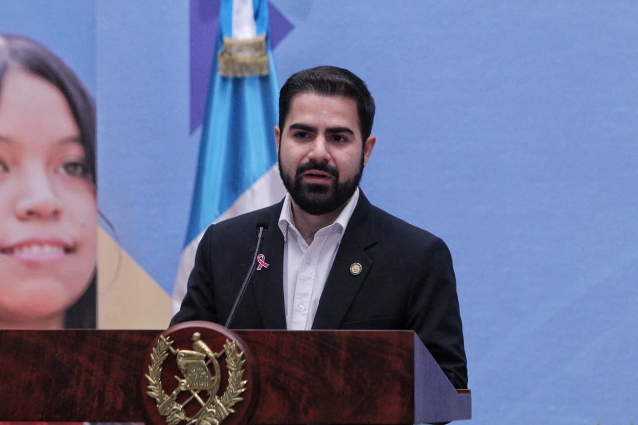 Ejecutivo analiza reformas a ley que libran a las iglesias de la obligación de contar con estudios de impacto ambiental