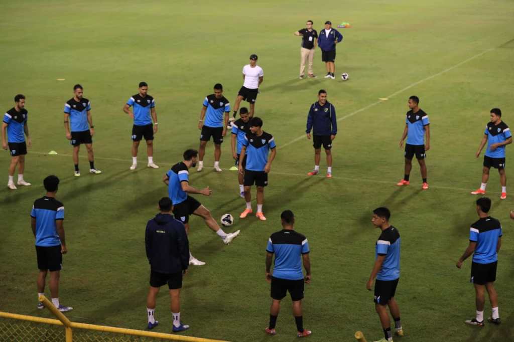 Selección Nacional de Guatemala juega un encuentro vital frente a El Salvador en las eliminatorias mundialistas rumbo a la Copa del Mundo del 2026.