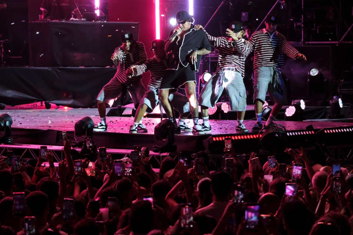 Beéle se ha presentado en distintos escenarios internacionales. La imagen corresponde a un espectáculo en España. (Foto Prensa Libre: EFE).