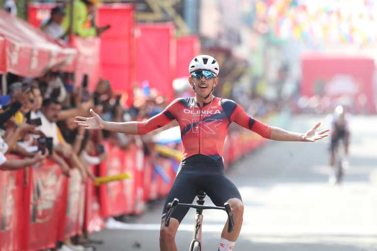 Carlos MacPherson del Olinka Specialized gana la cuarta etapa de la vuelta a Guatemala 2