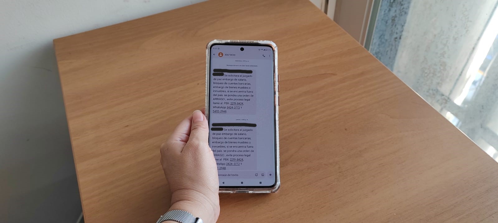 Si recibe llamadas o mensajes por deudas ajenas, puede denunciar el acoso de cobranza ante las autoridades competentes y solicitar que sus datos sean eliminados de la base.