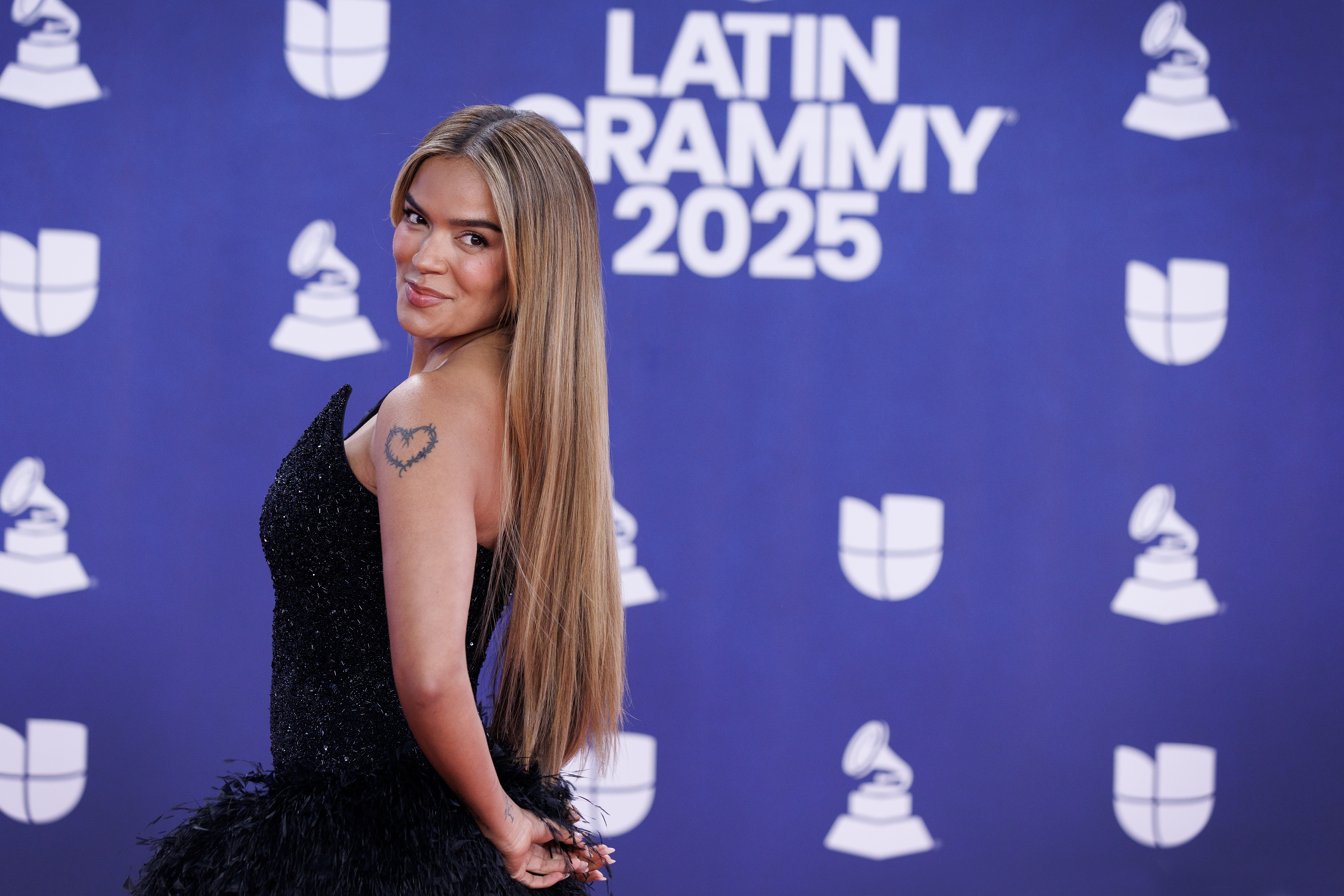 Karol G confiesa sentir presión para moderar sus declaraciones sobre ICE: “No solo quiero decir ‘Fuera ICE’ y que nada surja de ello”