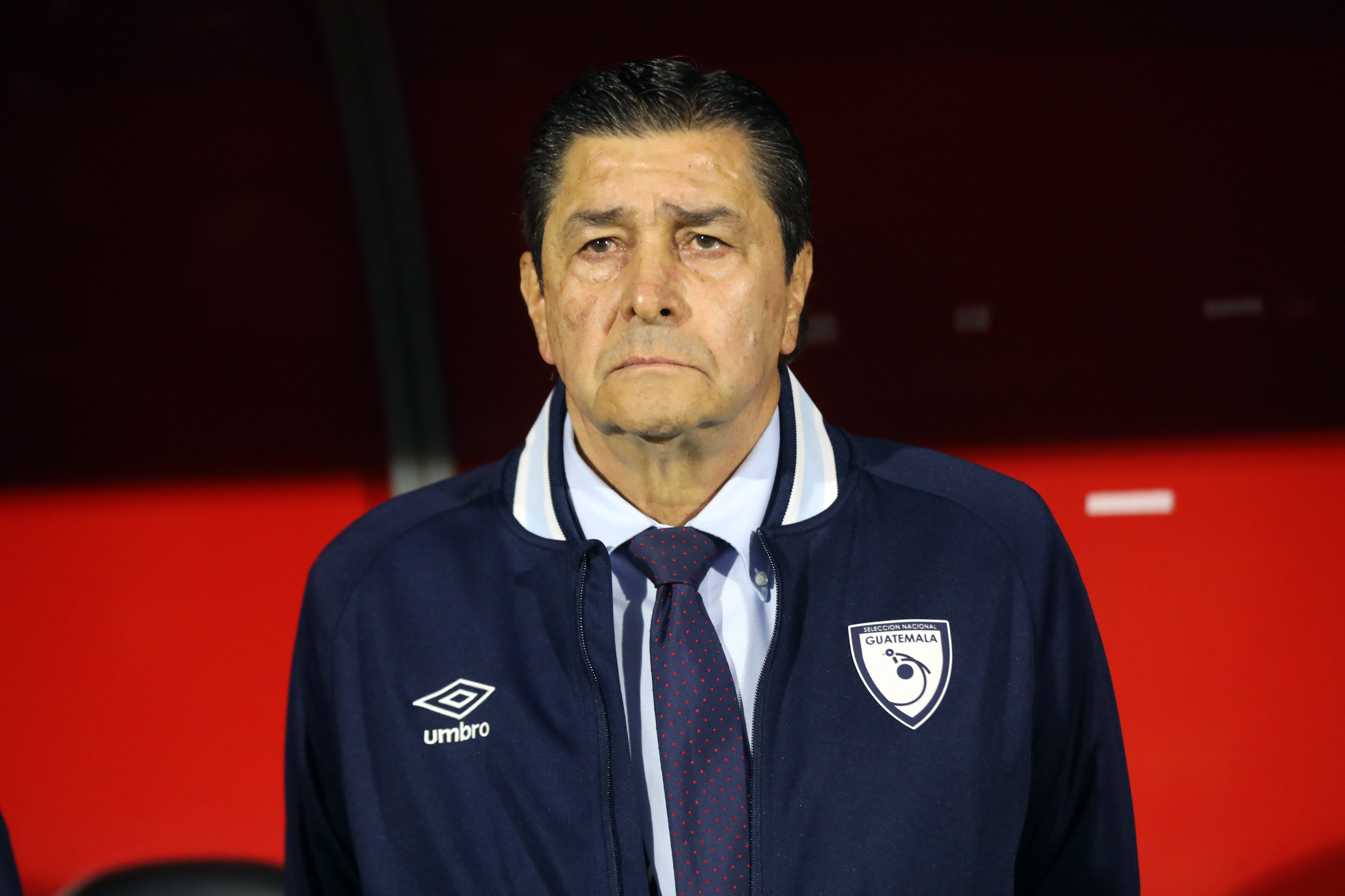 Luis Fernando Tena seguirá al frente de la Selección Nacional, confirma Fedefut