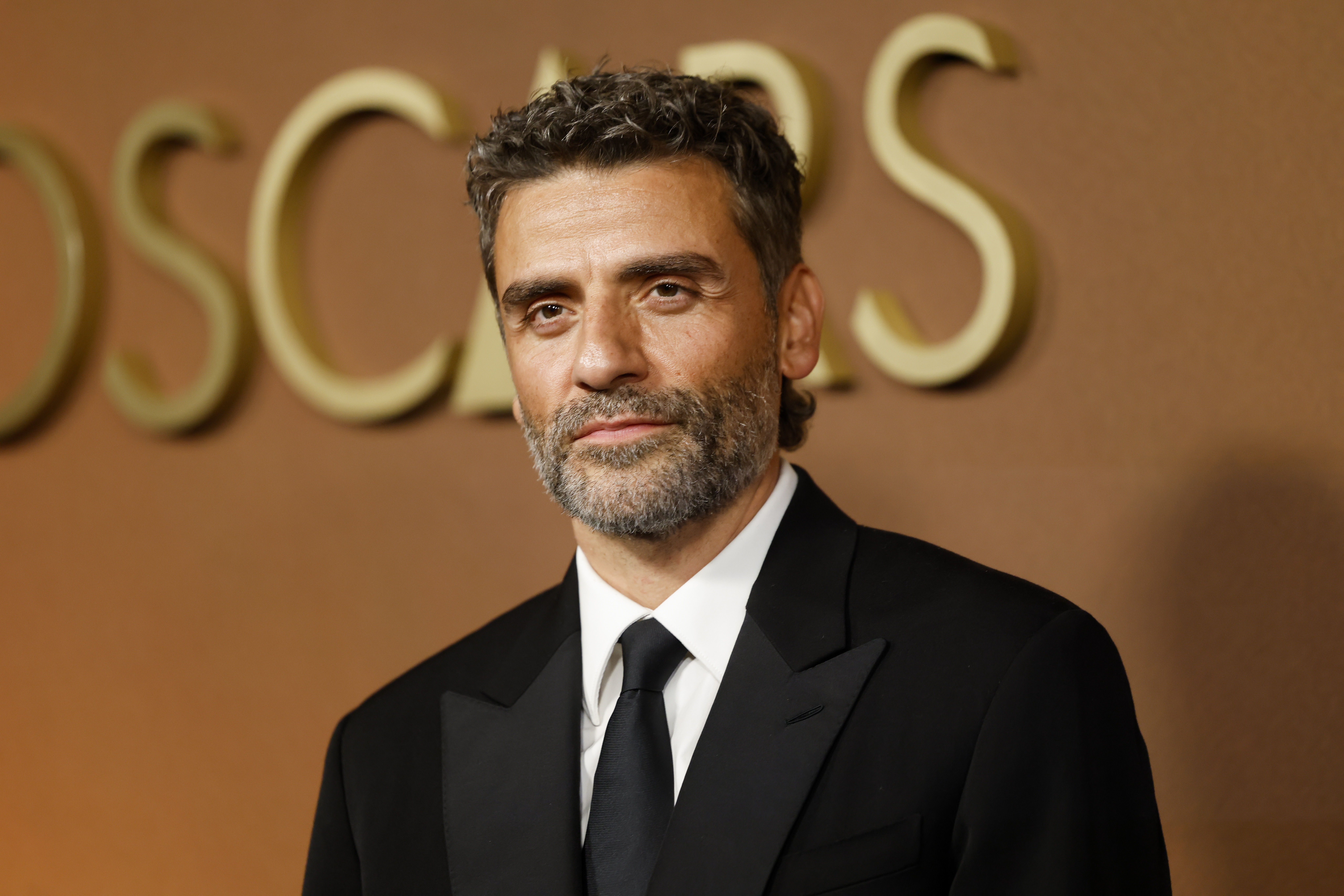LOS ANGELES (United States), 17/11/2025.- US actor Oscar Isaac attends the Academy of Motion Picture Arts and Sciences 16th Governors Awards in Los Angeles, California, USA, 16 November 2025. EFE/EPA/CAROLINE BREHMAN