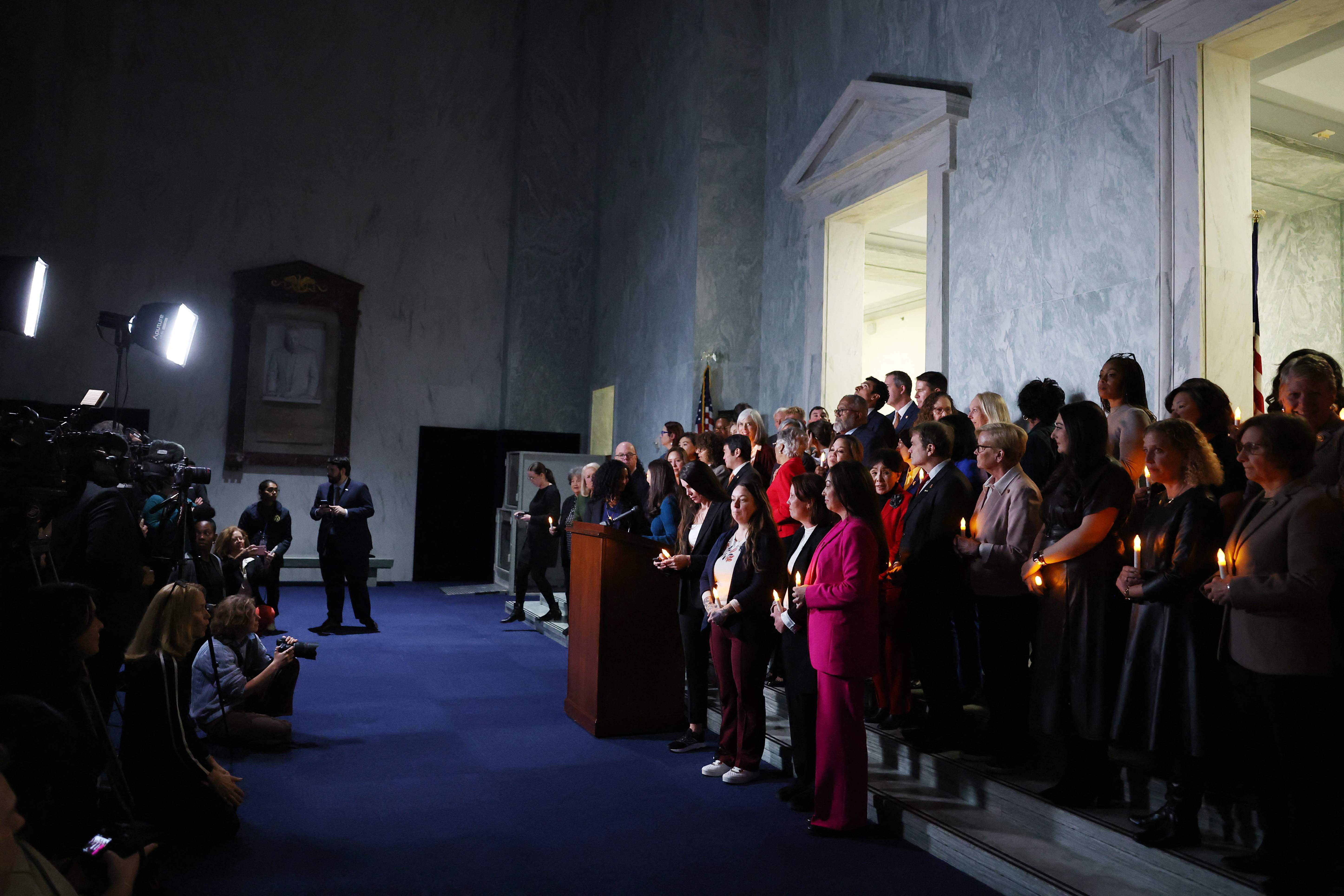 Trump aprueba la publicación de los archivos Epstein, pero aún hay vacíos legales