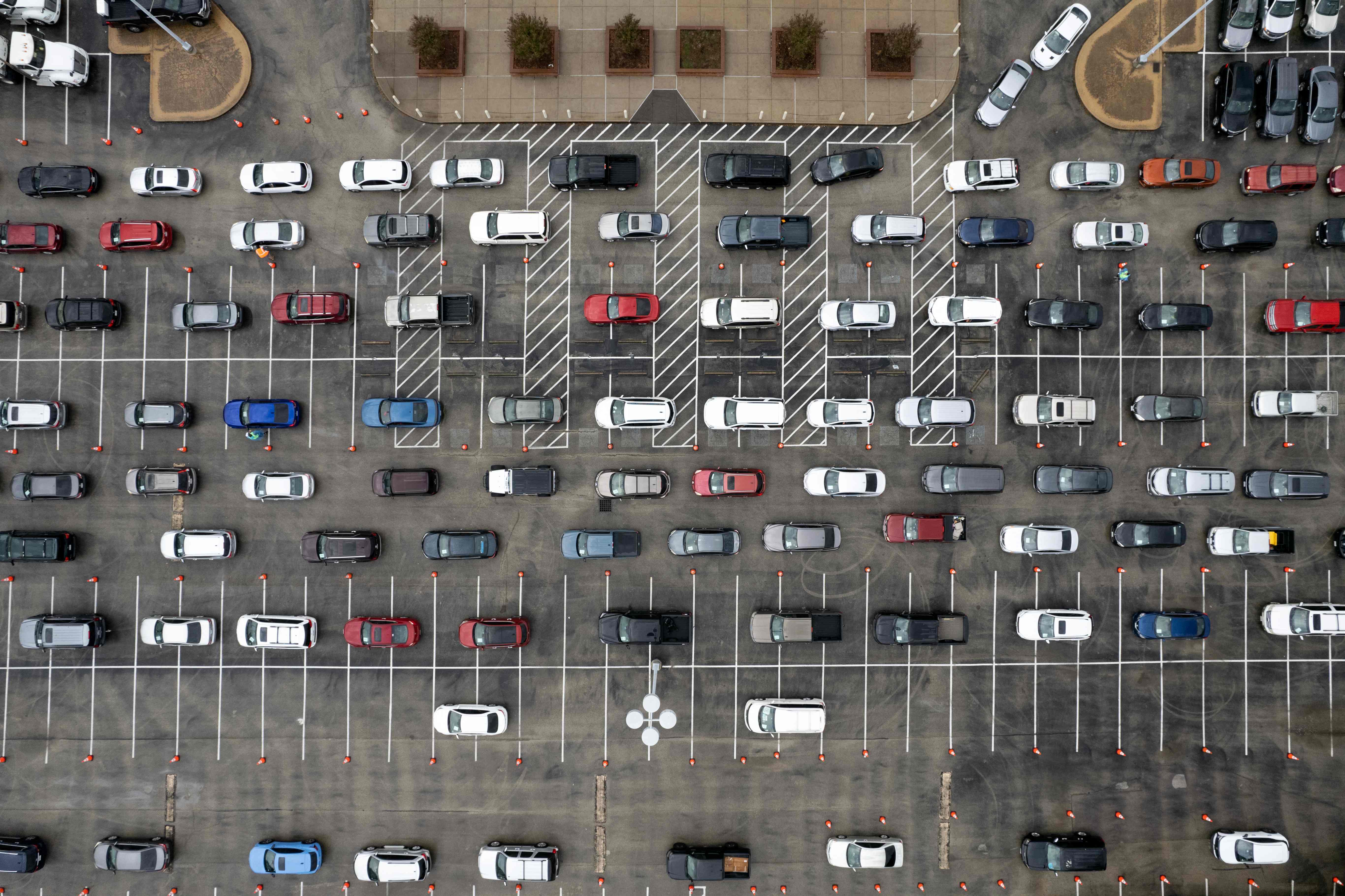 Cuál es el nuevo requisito de Texas para registrar vehículos y que afectará a los migrantes