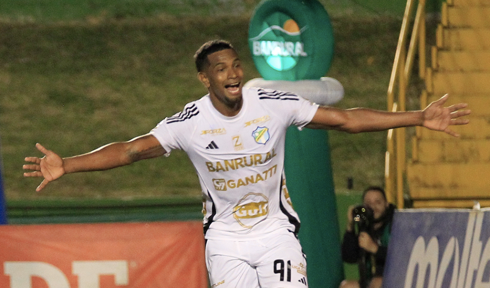 Comunicaciones retoma la senda del triunfo luego de seis jornadas y vence al Deportivo Achuapa