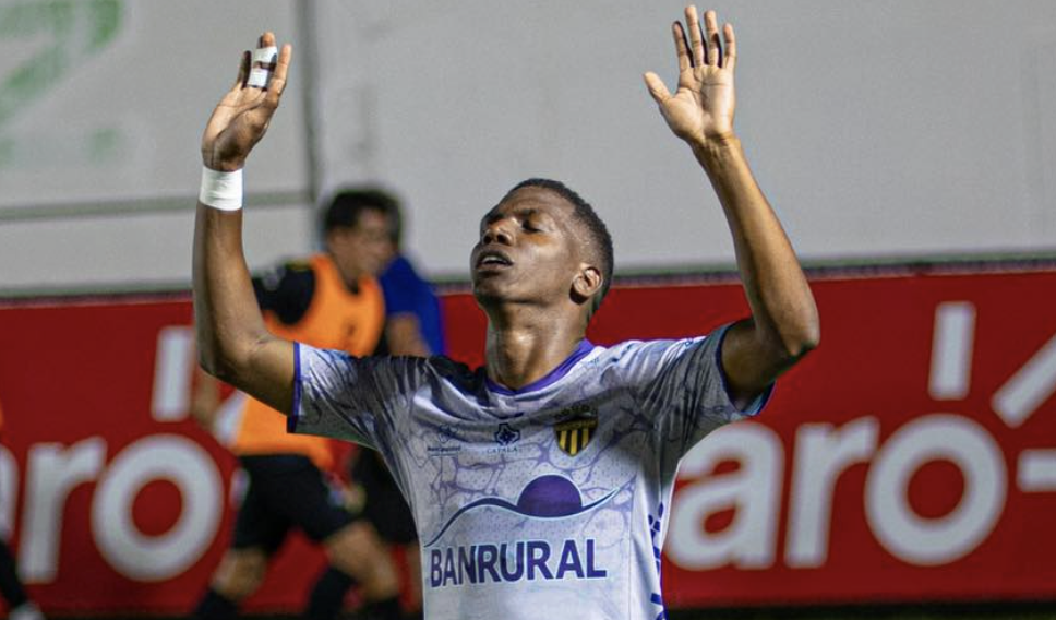 Antigua GFC impone jerarquía y golea 3-0 a Guastatoya en el David Cordón Hichos