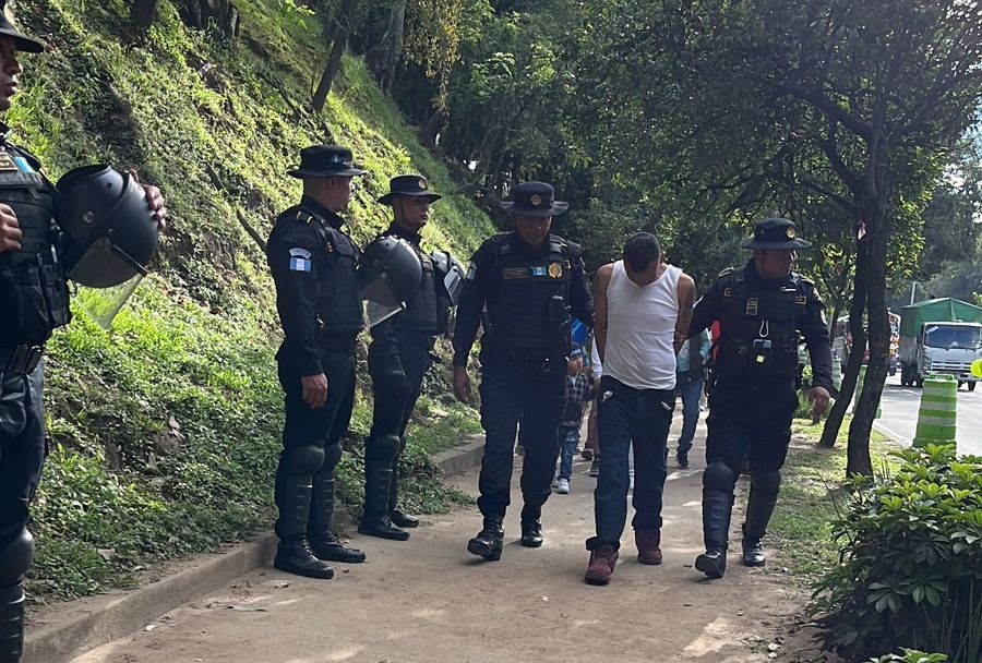 Capturan a presunto extorsionista que habría llegado al estadio El Trébol a comprar camisola de la Selección