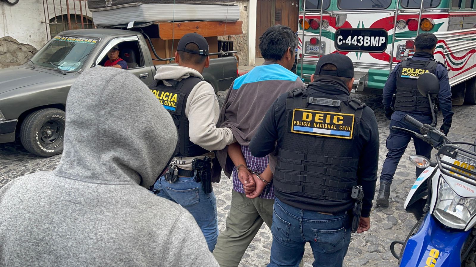 Diez detenidos en Antigua Guatemala y otros municipios estarían involucrados en abuso a menores