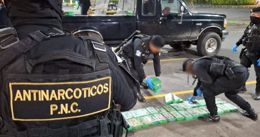 Decomisan en picop cargamento de cocaína valorado en más de Q17 millones