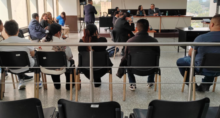 Juez liga a proceso penal a tres implicados más por el desfalco de Q2