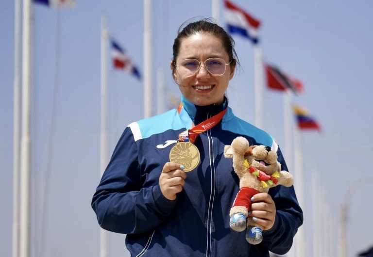 Ingrid Vela brilla en rifle 5