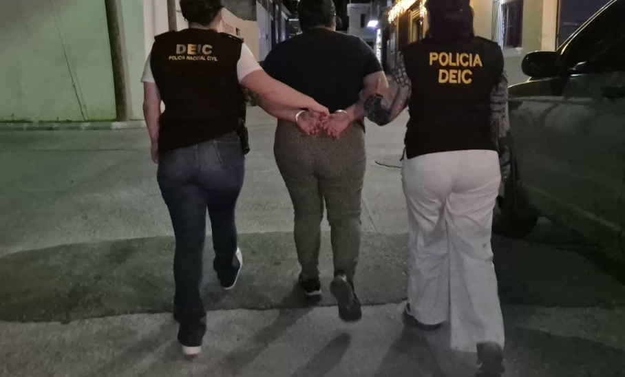 Mujer es señalada de atacar con cuchillo a su esposo y causarle la muerte