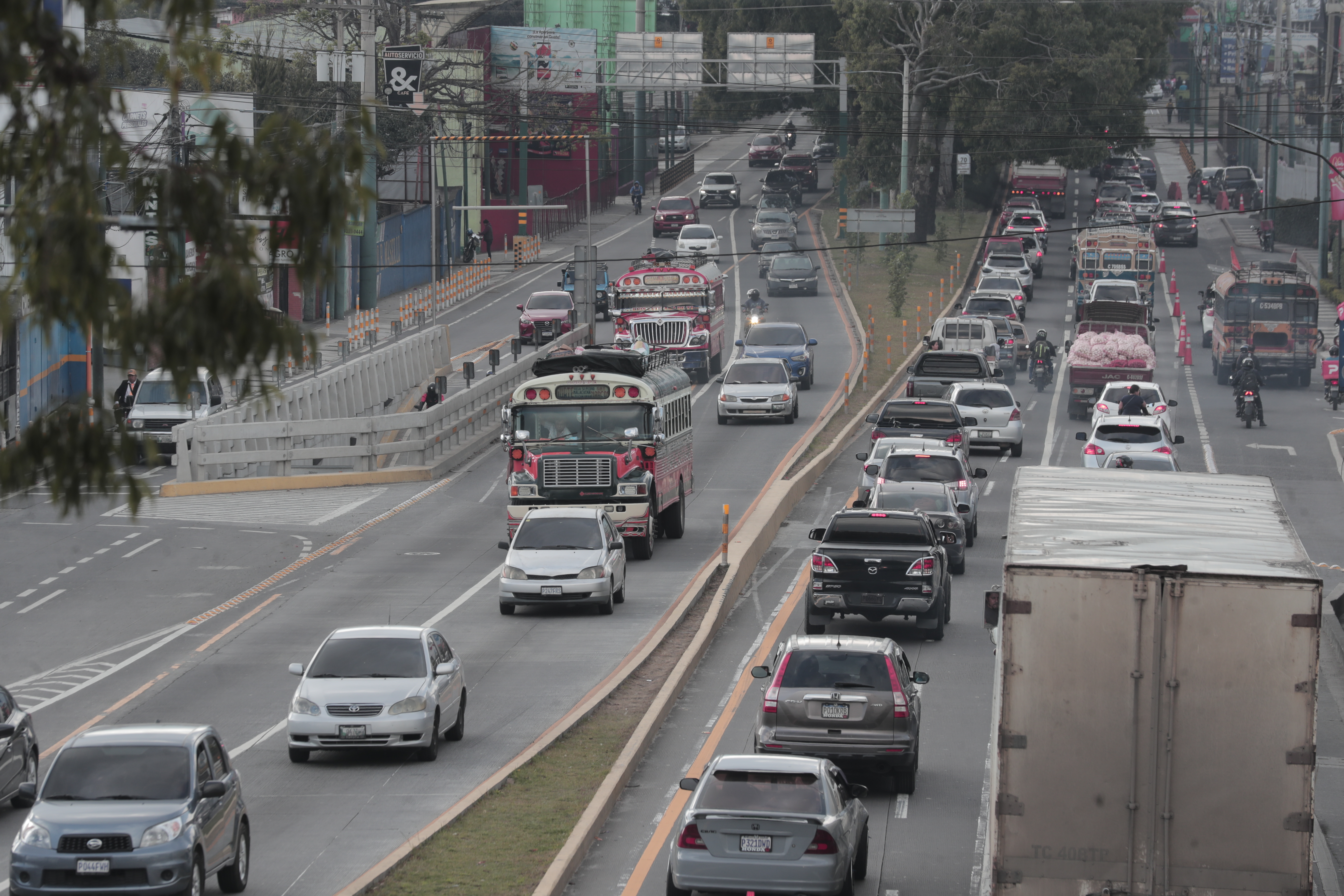 Tráfico en San Lucas Sacatepéquez: carril reversible todavía no inicia por prueba piloto pendiente