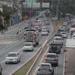 Tráfico denso y avance lento en la Ruta Interamericana, en el tramo de San Lucas Sacatepéquez, rumbo de la ciudad al occidente.