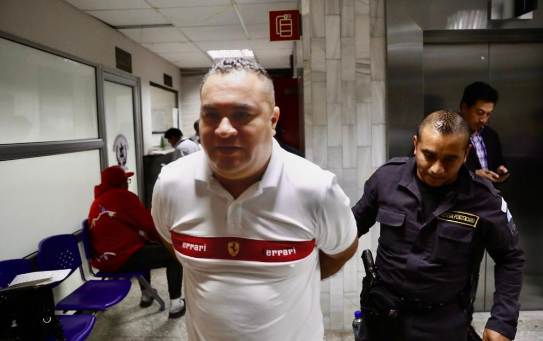 Ligan a proceso penal a Víctor Alveño, exsubdirector de la cárcel Fraijanes 2, por fuga de reos