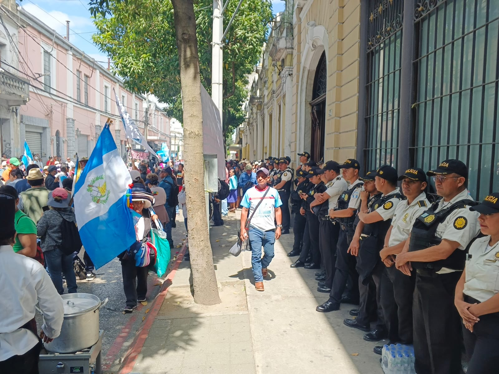 Congreso elige nueva junta directiva encabezada por Luis Contreras'