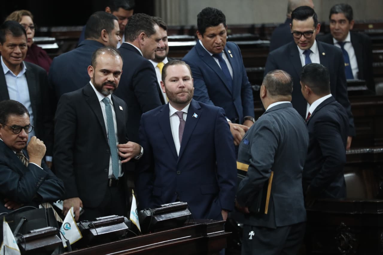Congreso elige nueva junta directiva encabezada por Luis Contreras'