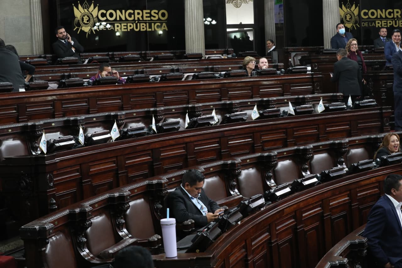 Congreso elige nueva junta directiva encabezada por Luis Contreras'